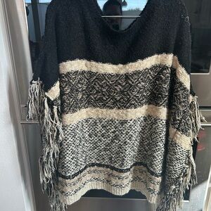 Chico's fringe poncho l/xl (has piling but GUC)